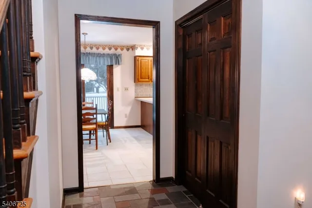 $724,900 | 4 Hickory Lane, Whitehouse Station, NJ 08889