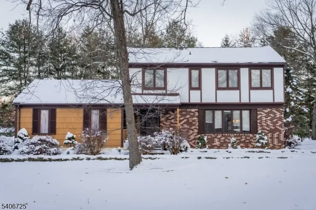 $724,900 | 4 Hickory Lane, Whitehouse Station, NJ 08889