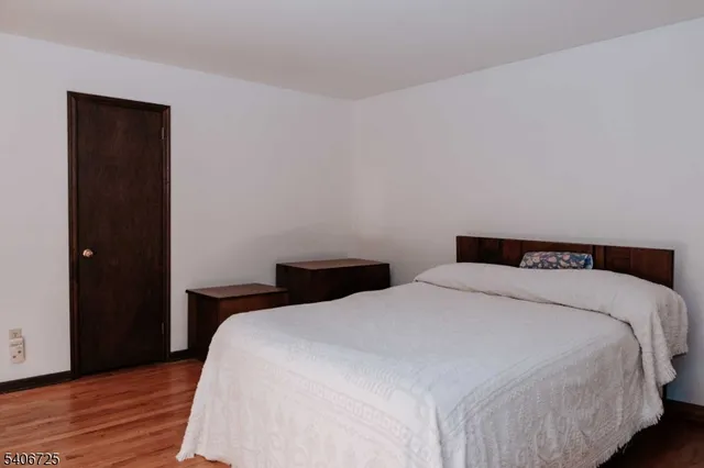 $724,900 | 4 Hickory Lane, Whitehouse Station, NJ 08889