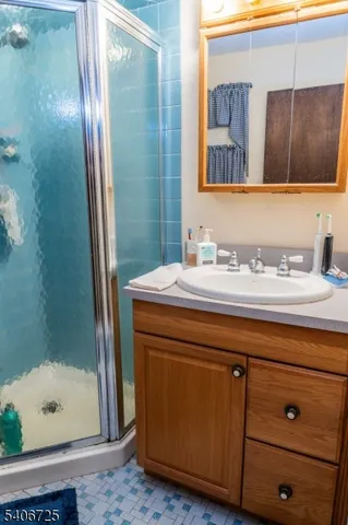 $724,900 | 4 Hickory Lane, Whitehouse Station, NJ 08889