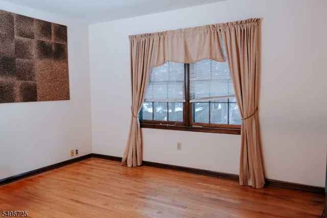 $724,900 | 4 Hickory Lane, Whitehouse Station, NJ 08889