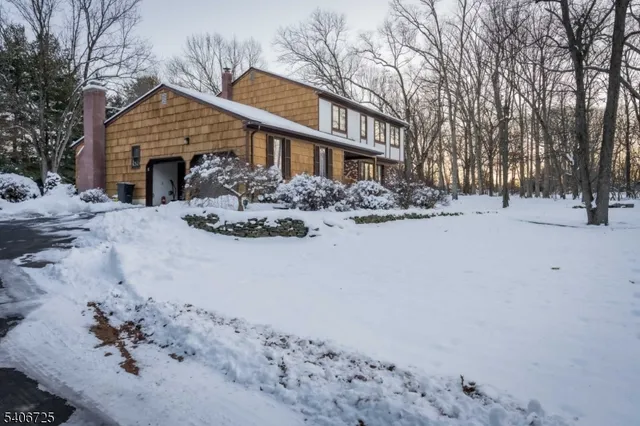 $724,900 | 4 Hickory Lane, Whitehouse Station, NJ 08889