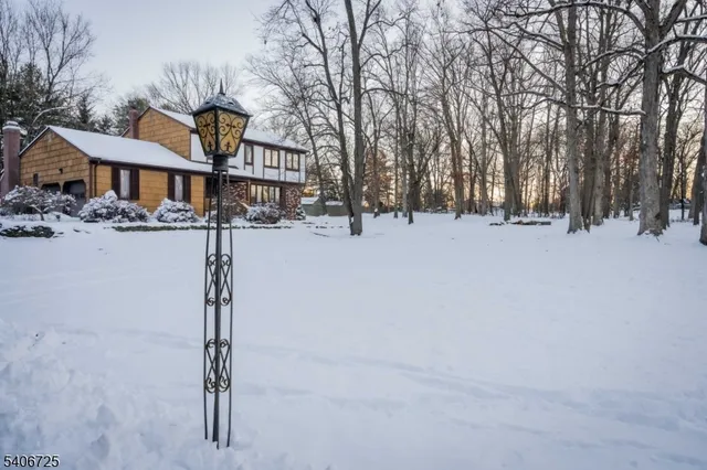 $724,900 | 4 Hickory Lane, Whitehouse Station, NJ 08889