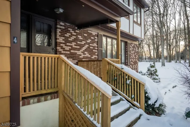 $724,900 | 4 Hickory Lane, Whitehouse Station, NJ 08889