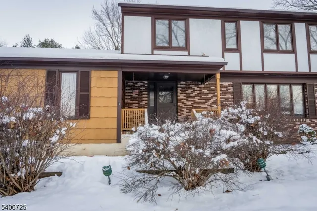 $724,900 | 4 Hickory Lane, Whitehouse Station, NJ 08889