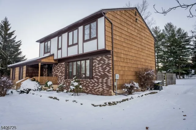 $724,900 | 4 Hickory Lane, Whitehouse Station, NJ 08889