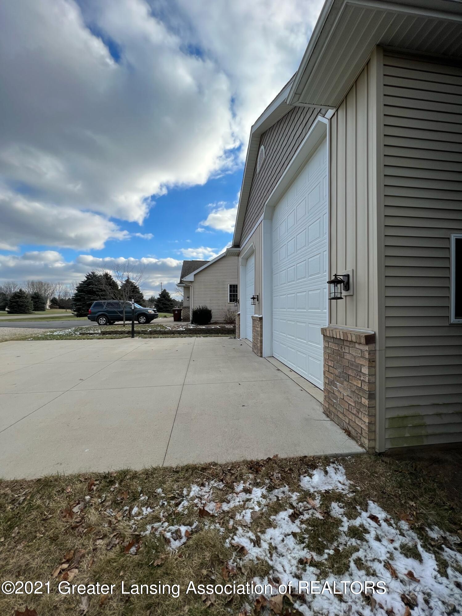 3950 South Dewitt Road St. Johns, MI 48879 - Photo 13 of 90 Pole Barn