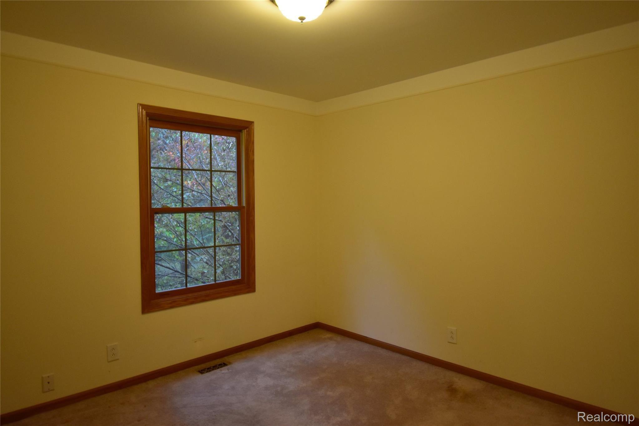 2053 Darwin Road Pinckney, MI 48169 - Photo 15 of 24 13 MASTER BEDROOM.JPG