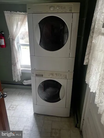 $2,400 | 125 Tilton Street, Hammonton, NJ 08037