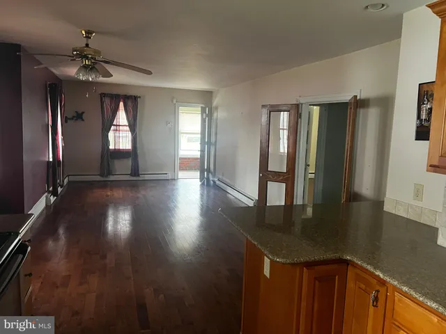 $2,400 | 125 Tilton Street, Hammonton, NJ 08037