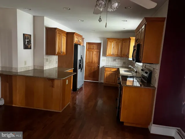 $2,400 | 125 Tilton Street, Hammonton, NJ 08037