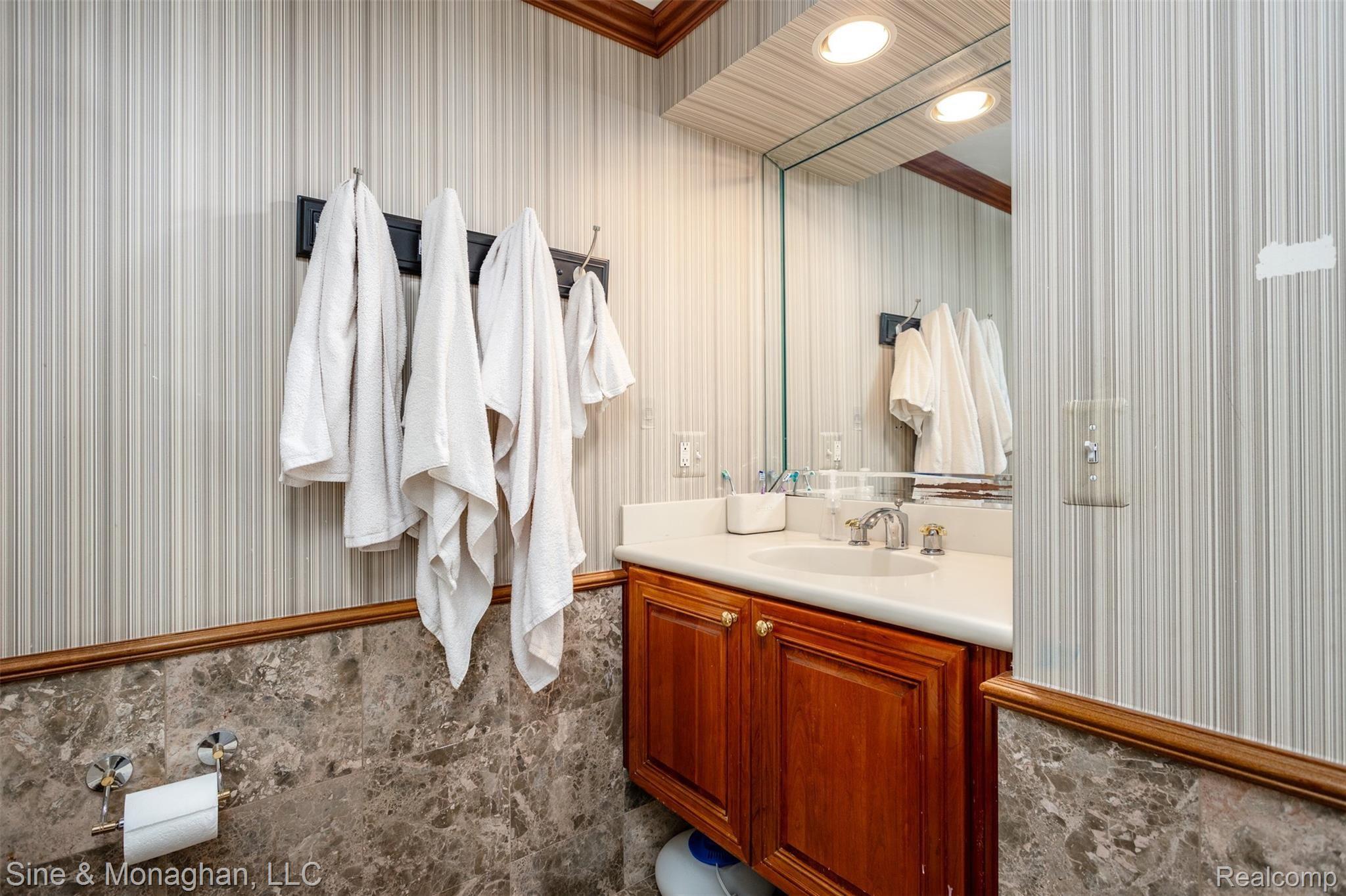 653 Middlesex Road Grosse Pointe, MI 48230 - Photo 33 of 54 653 Middlesex S045.jpg