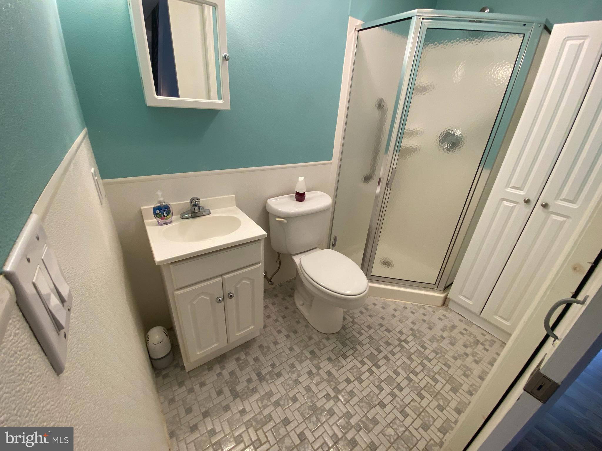 12613 Ramer Road Philadelphia, PA 19154 - Photo 4 of 51 Full First Floor Bath