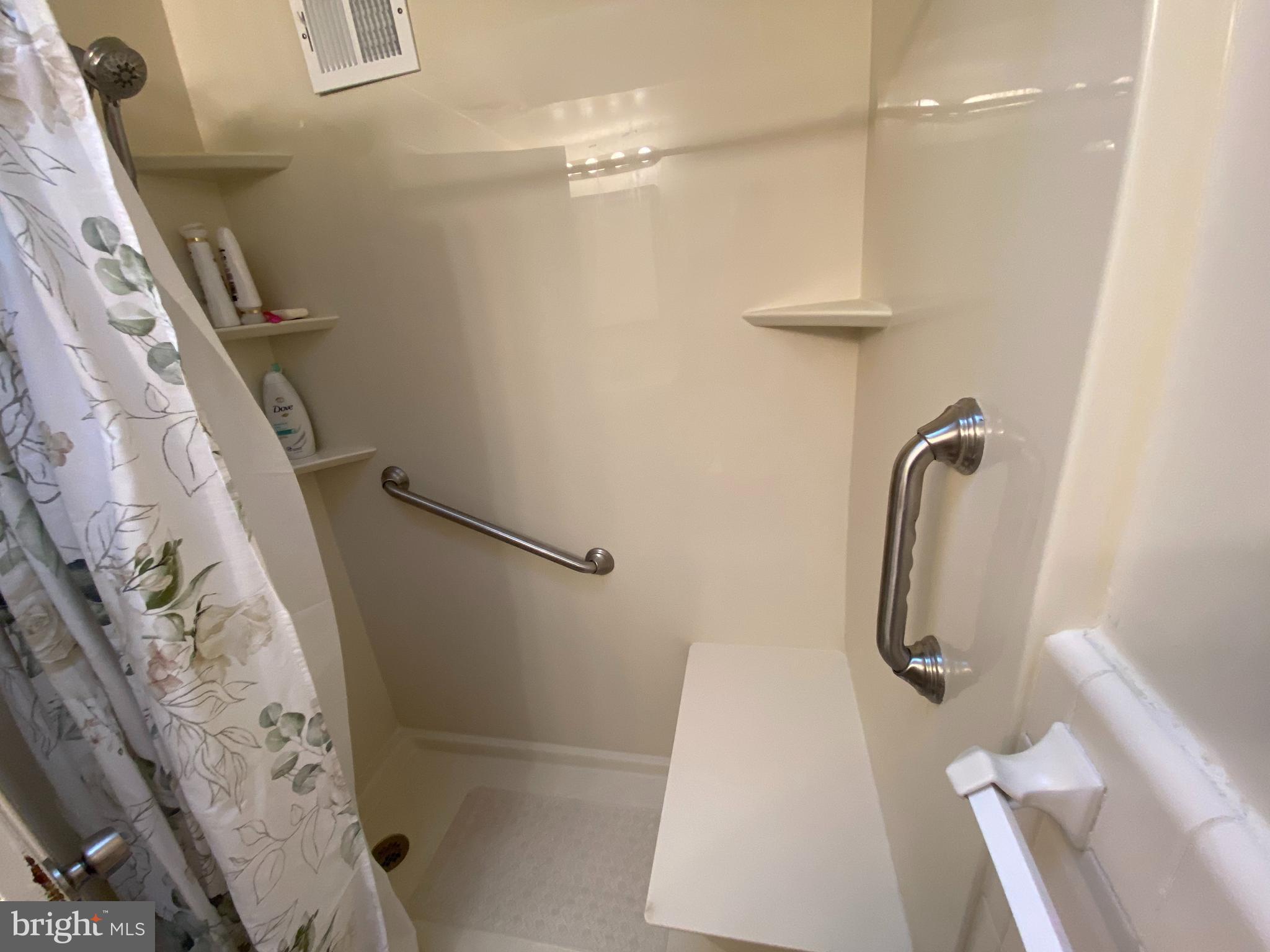 12613 Ramer Road Philadelphia, PA 19154 - Photo 42 of 51 2nd floor bath with shower and bench