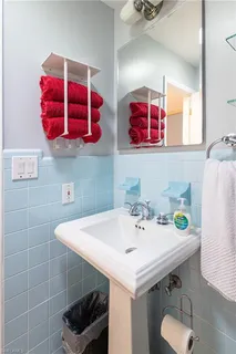 $689,900 | 806 97th Avenue North, Naples, FL 34108