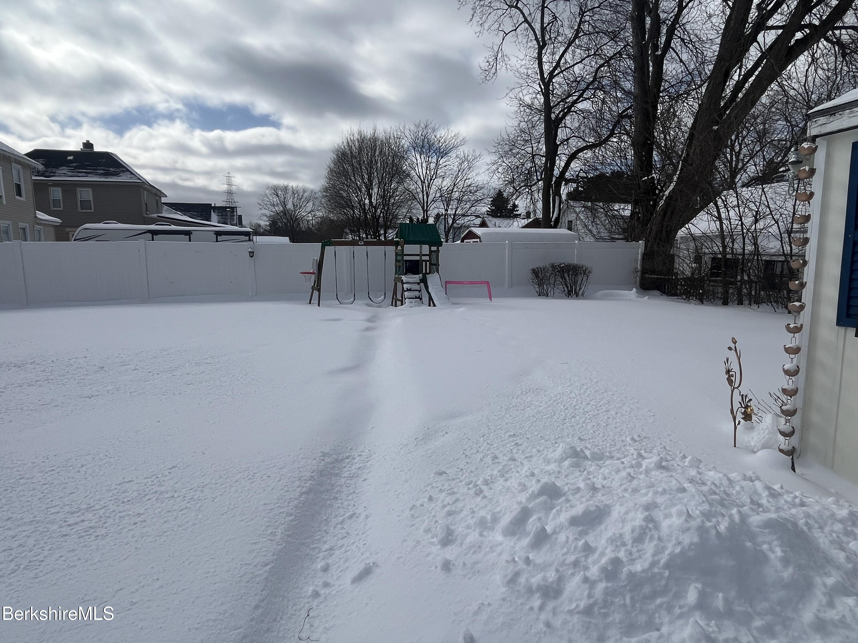 10 Huron Street Pittsfield, MA 01201 - Photo 24 of 28 Large Fenced Yard