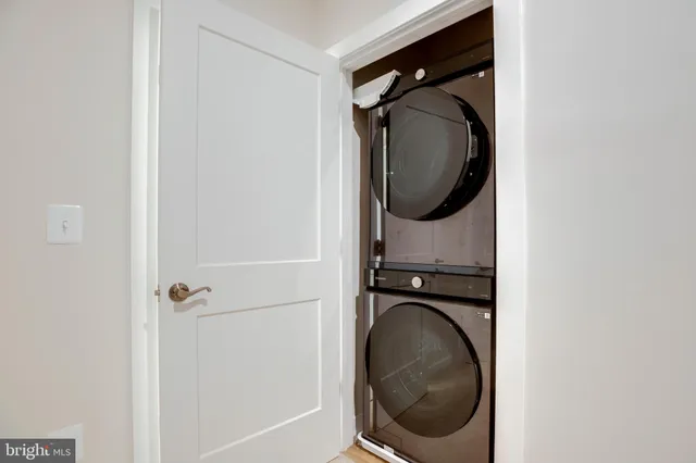 $595,000 | 4614 Olivine Drive, Unit 85, Chantilly, VA 20151