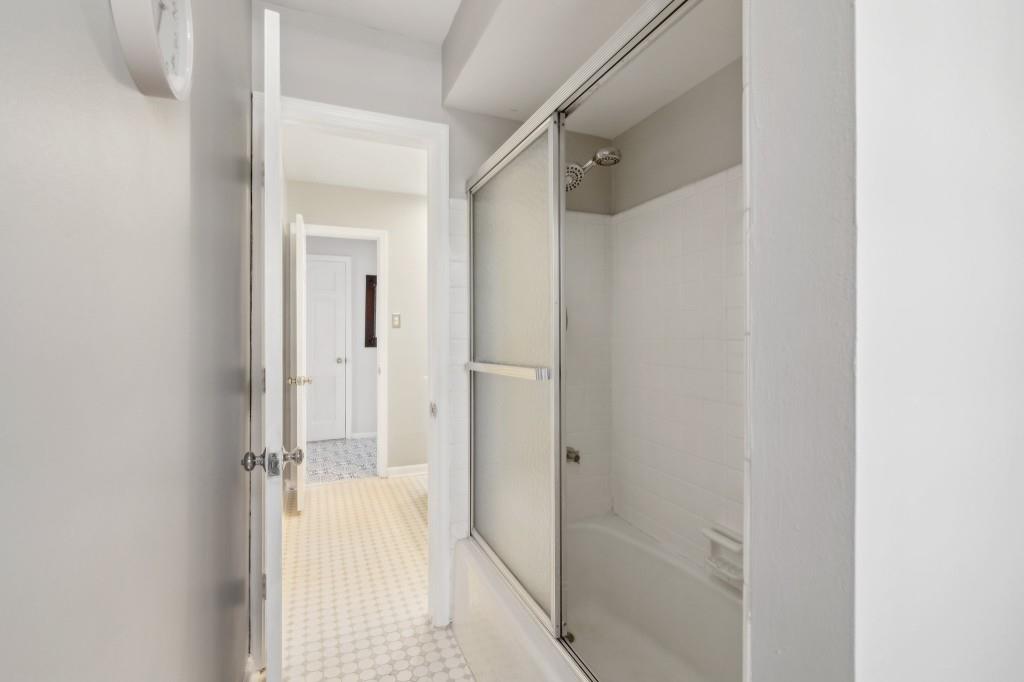 355 Westerhall Court Sandy Springs, GA 30328 - Photo 23 of 37 a view of a bathroom