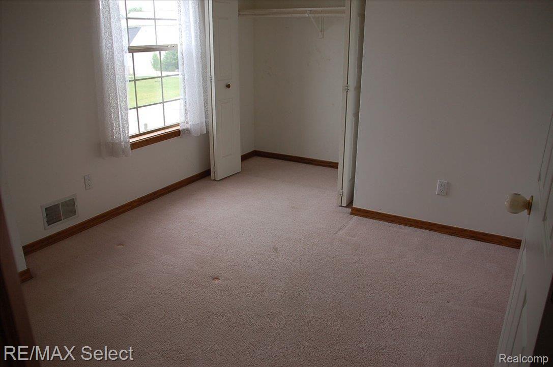 2375 Summit Cedar Howell, MI 48855 - Photo 8 of 12 DSC_0656