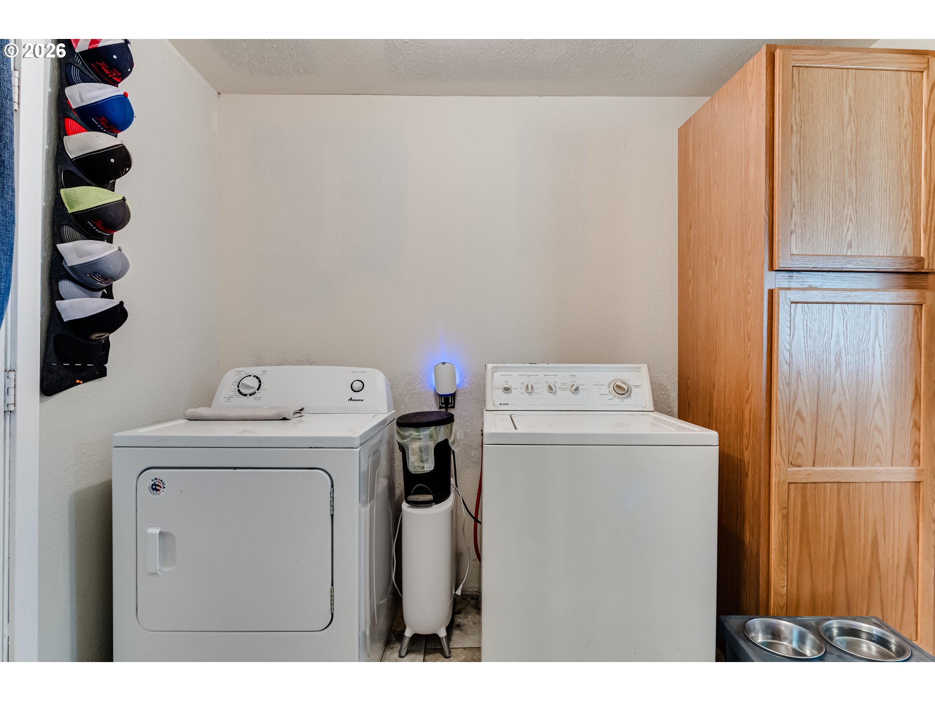 525 21st Street Springfield, OR 97477 - Photo 18 of 33 a utility room with dryer and washer