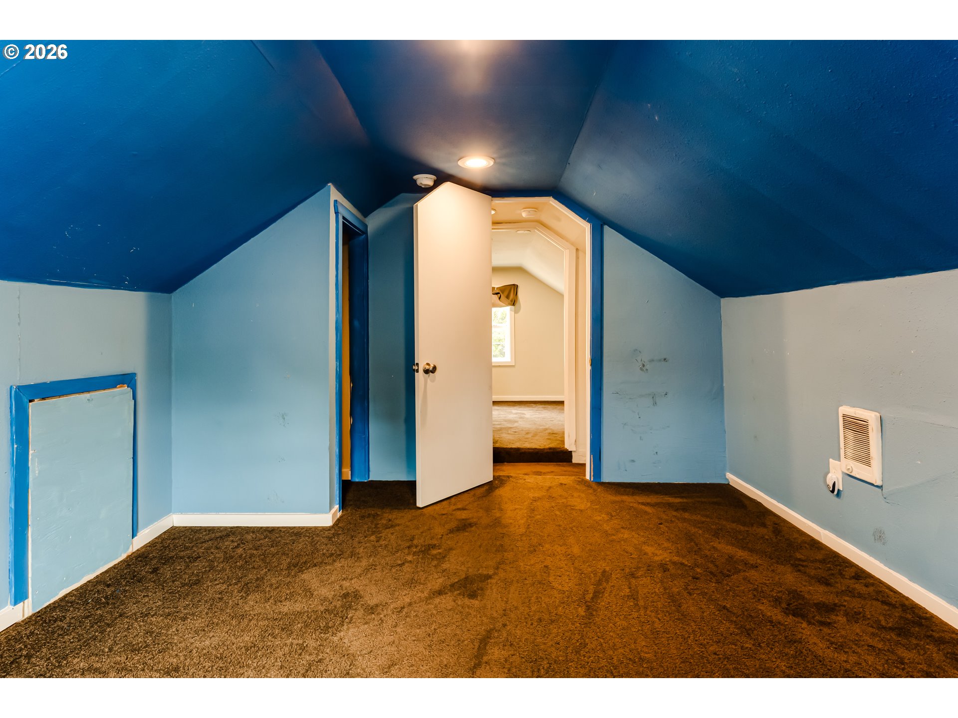 525 21st Street Springfield, OR 97477 - Photo 22 of 33 a view of an empty room