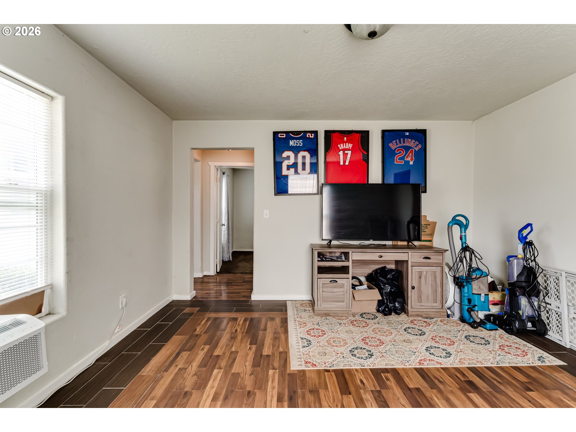 525 21st Street Springfield, OR 97477 - Photo 10 of 33 a living room with furniture and a flat screen tv