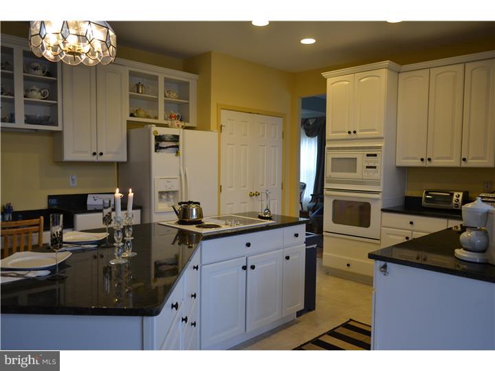 574 Convent Road Aston, PA 19014 - Photo 6 of 24 Kitchen