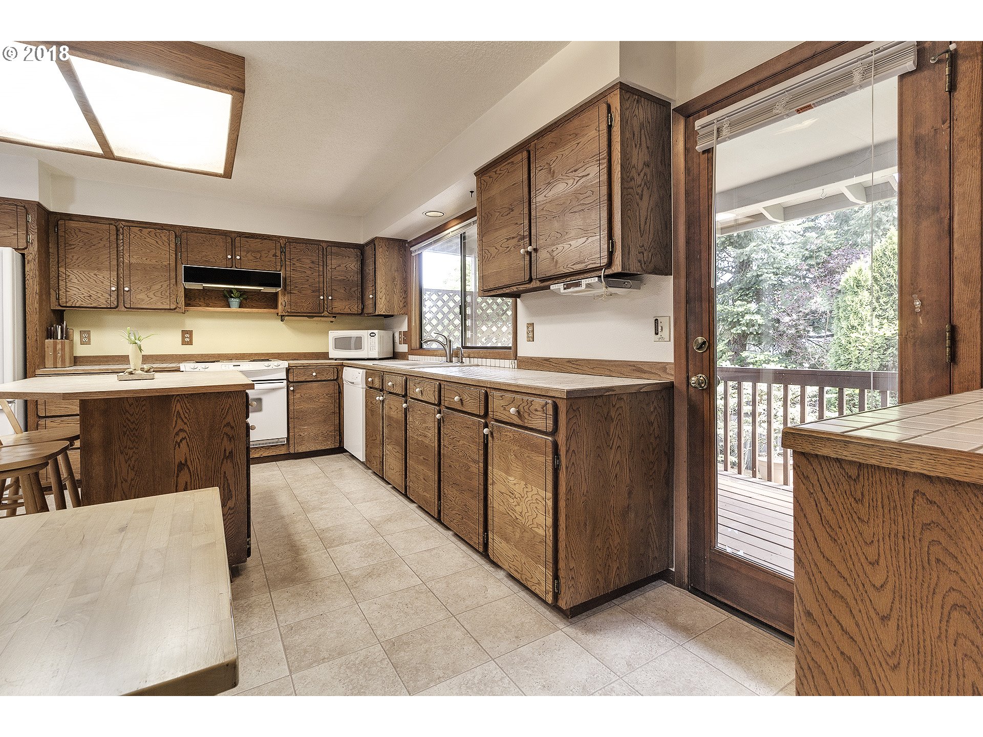 8505 Southwest 184th Loop Beaverton, OR 97007 - Photo 8 of 24 Kitchen