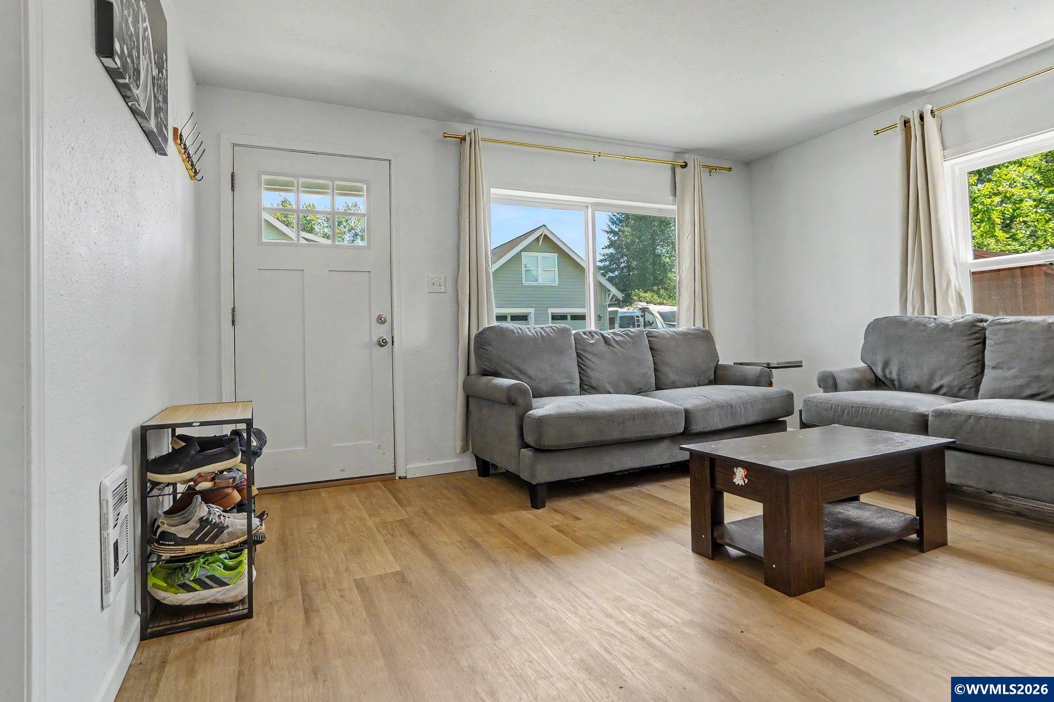 240 Thorpe Street Independence, OR 97351 - Photo 8 of 31