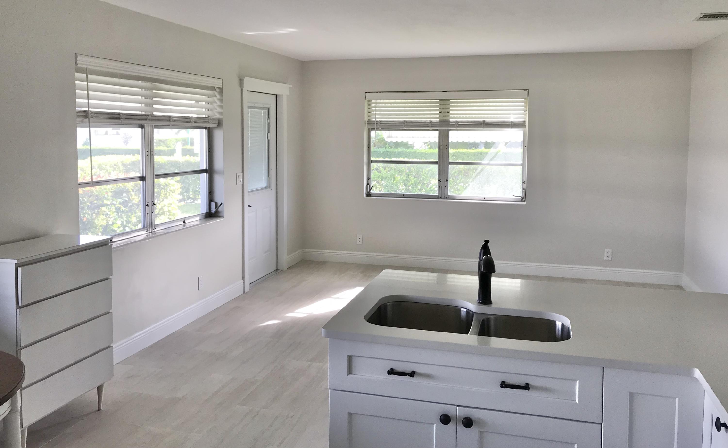 721 Ridge Road, Unit 9 Lantana, FL 33462 - Photo 15 of 30 LIVING ROOM