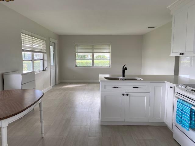 721 Ridge Road, Unit 9 Lantana, FL 33462 - Photo 16 of 30 BRIGHT
