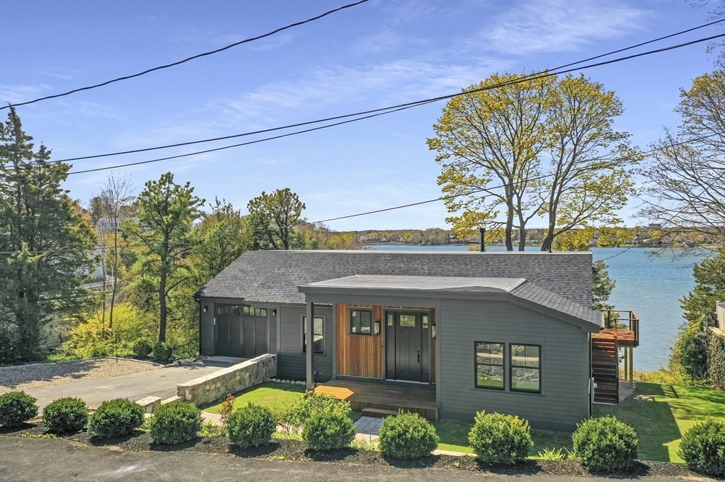 26 Pequot Road Marblehead, MA 01945 - Photo 3 of 40 front view of a house