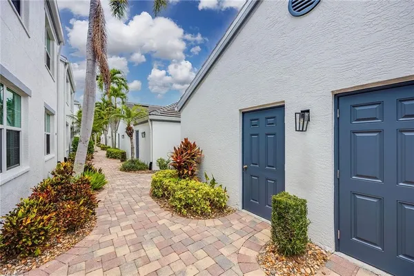 $6,500 | 5963 Sand Wedge Lane, Unit 205, Naples, FL 34110