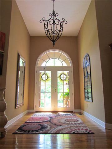 638 Cave Springs Road Lebanon, TN 37087 - Photo 3 of 20 This home has a gorgeous entry foyer.