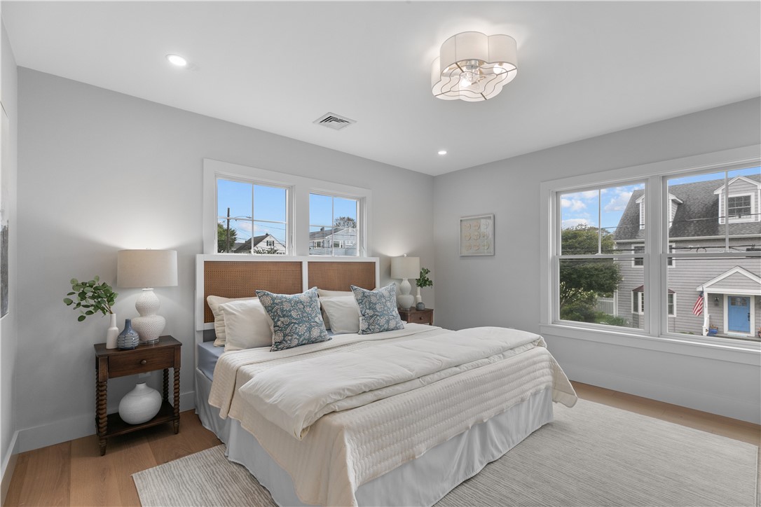 24 Perry Avenue Middletown, RI 02842 - Photo 18 of 36