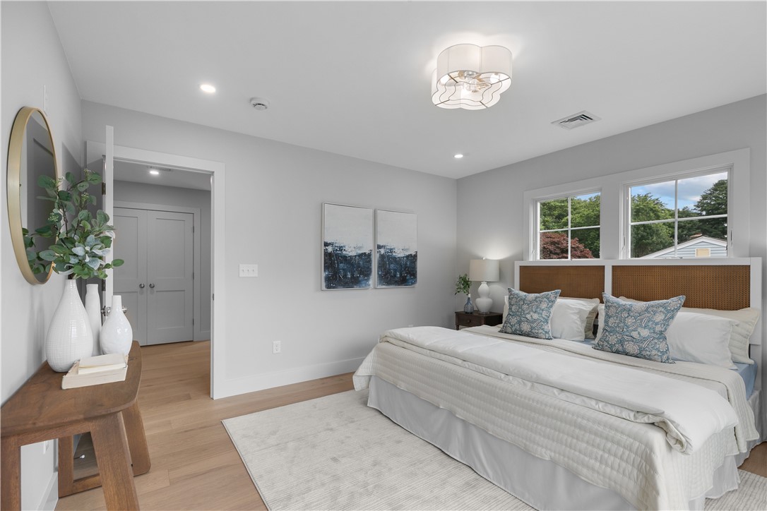 24 Perry Avenue Middletown, RI 02842 - Photo 19 of 36