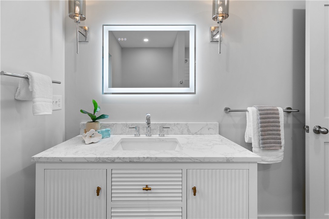 24 Perry Avenue Middletown, RI 02842 - Photo 21 of 36