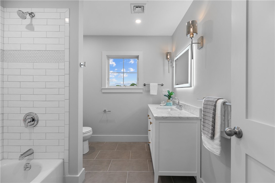 24 Perry Avenue Middletown, RI 02842 - Photo 22 of 36