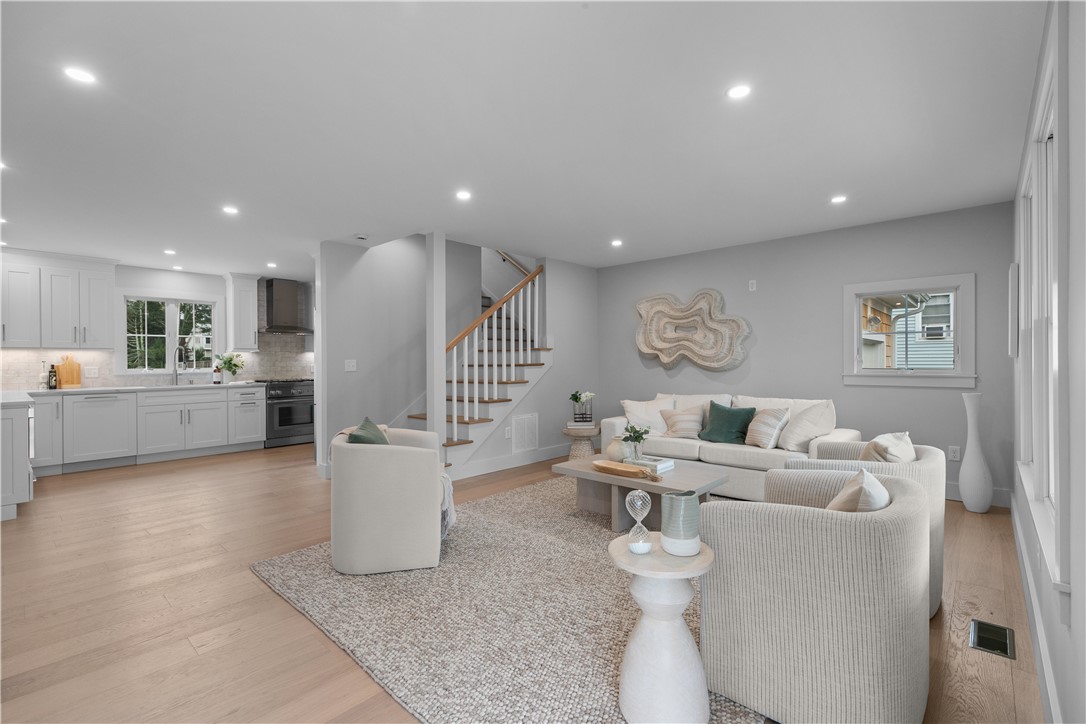 24 Perry Avenue Middletown, RI 02842 - Photo 3 of 36