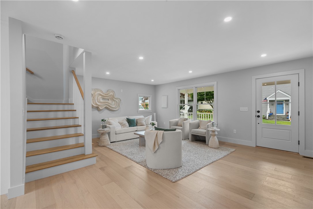 24 Perry Avenue Middletown, RI 02842 - Photo 7 of 36