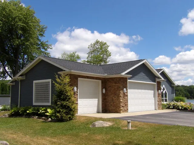$474,900 | 3389 Mary Ann Drive, Hillsdale, MI 49242