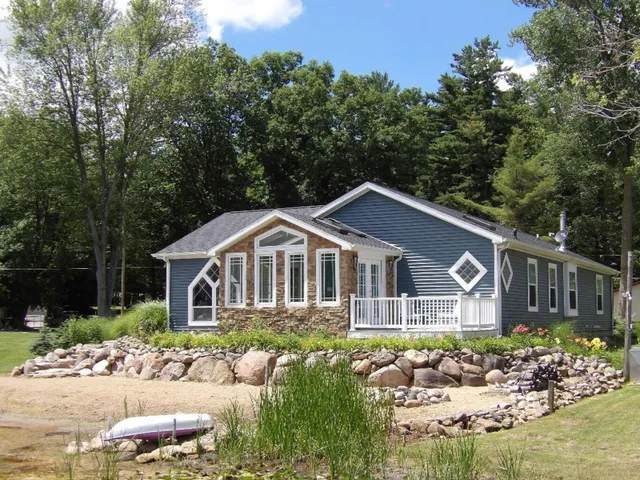 $474,900 | 3389 Mary Ann Drive, Hillsdale, MI 49242