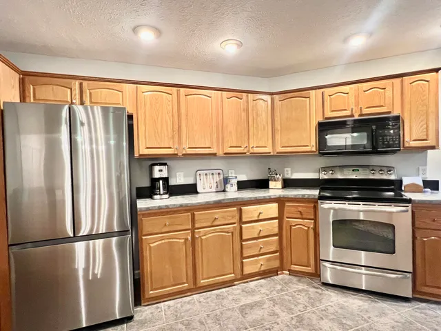 $474,900 | 3389 Mary Ann Drive, Hillsdale, MI 49242