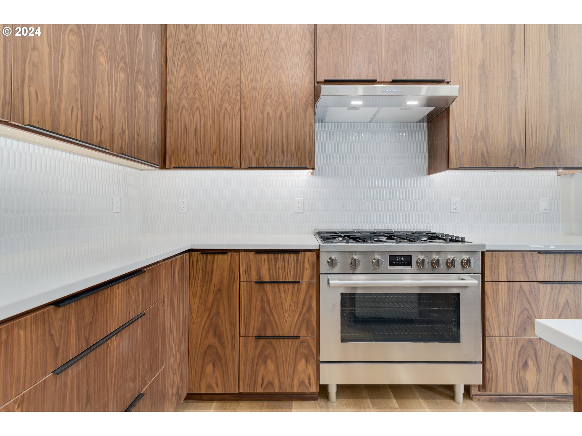 2258 Emerson Drive Eugene, OR 97401 - Photo 11 of 41