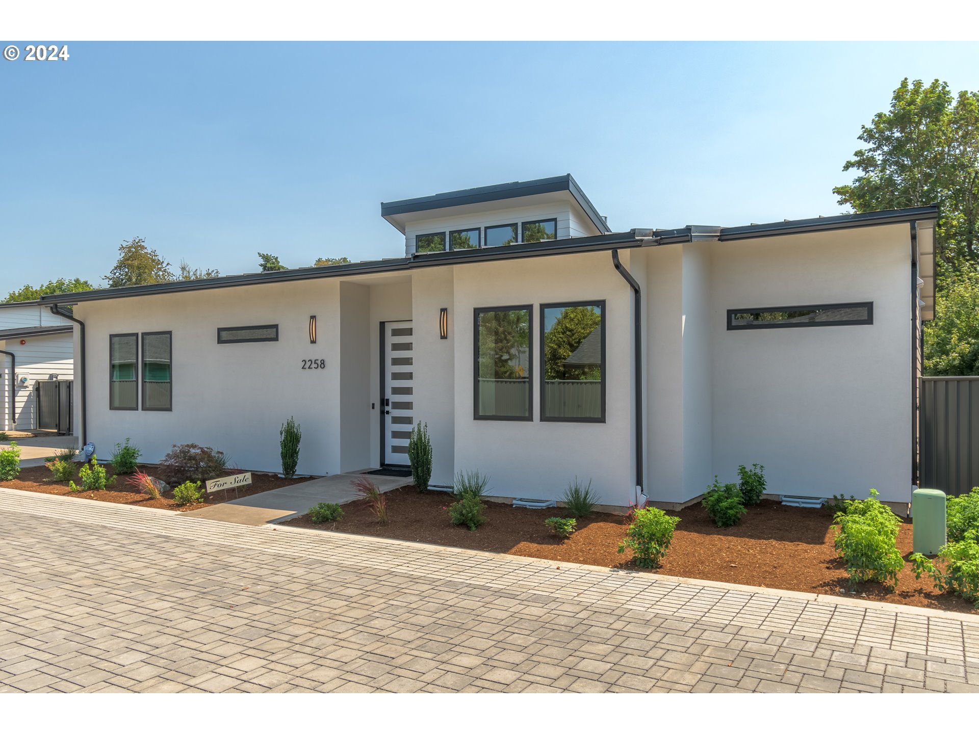 2258 Emerson Drive Eugene, OR 97401 - Photo 2 of 41