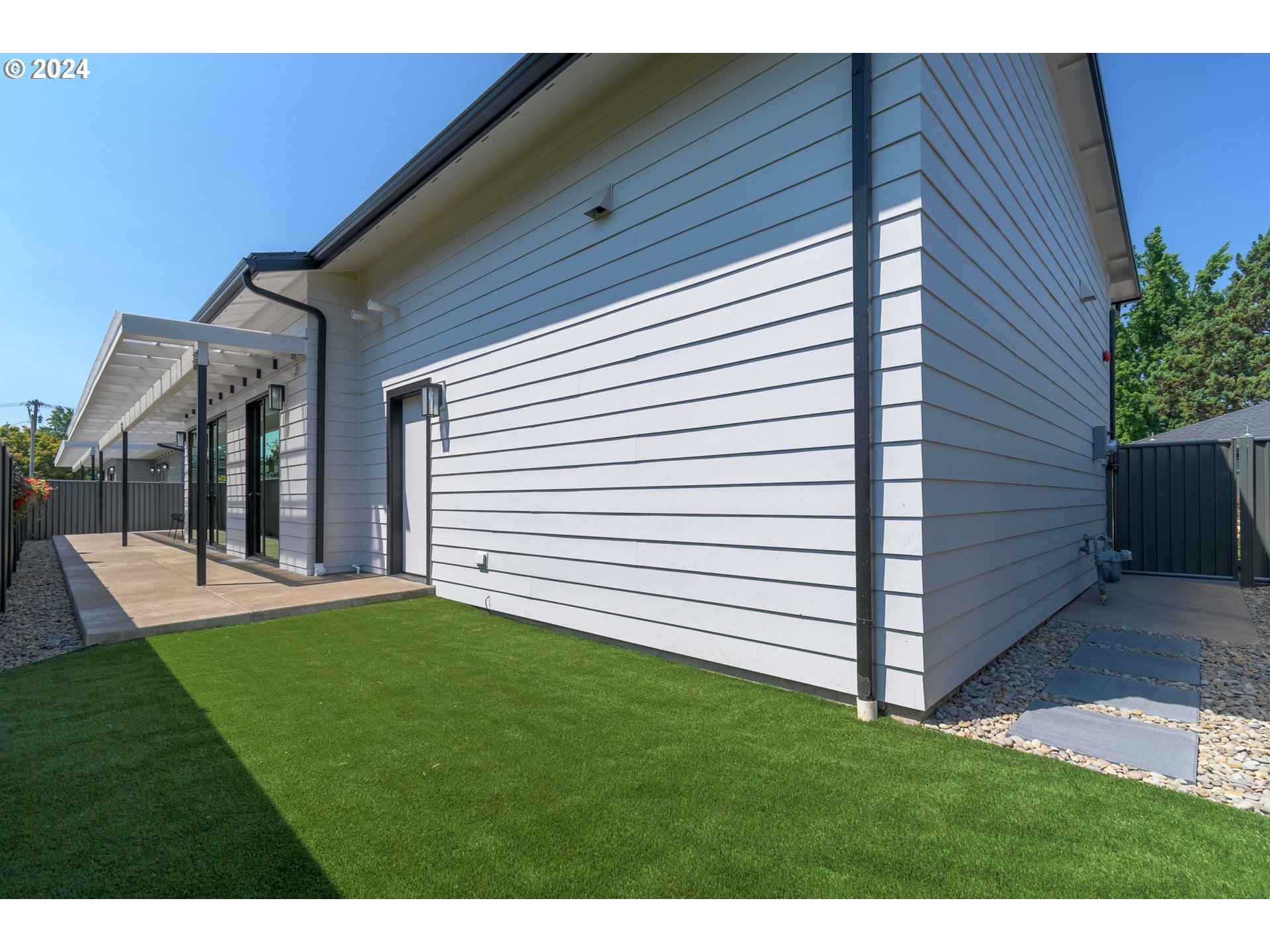 2258 Emerson Drive Eugene, OR 97401 - Photo 37 of 41