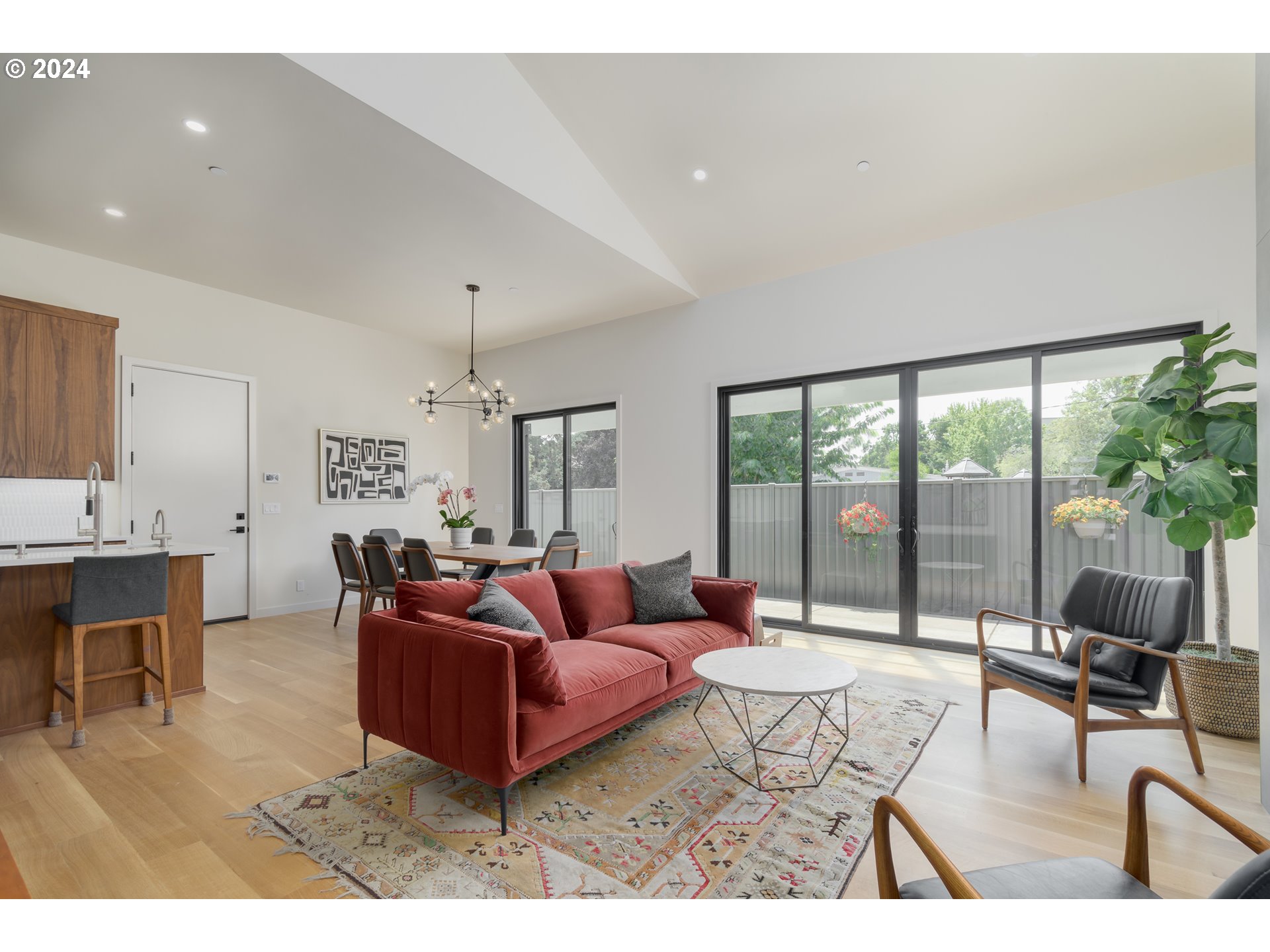 2258 Emerson Drive Eugene, OR 97401 - Photo 6 of 41