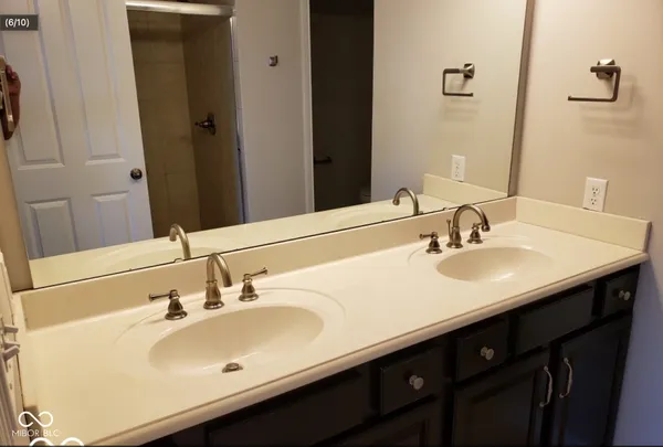 $2,100 | 13640 Whitten Drive North, Fishers, IN 46037