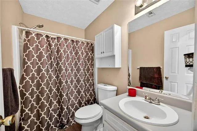 $325,000 | 1550 Twin Manor Drive, Loganville, GA 30052