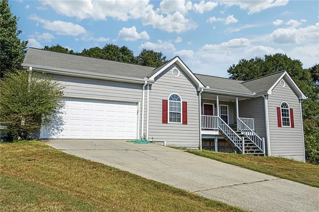 $325,000 | 1550 Twin Manor Drive, Loganville, GA 30052